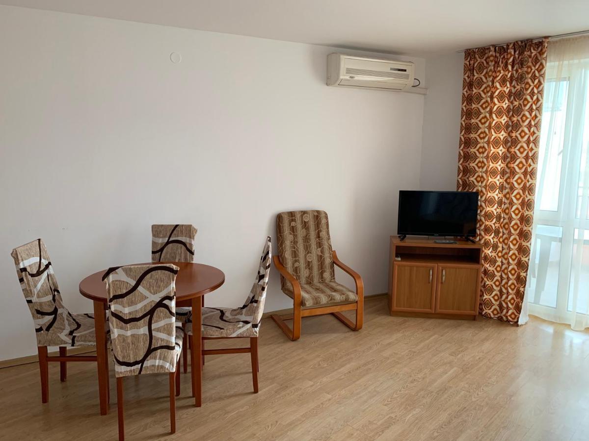 Riviera Fort Beach Apartments By Kalina Resort, Ravda Exterior foto